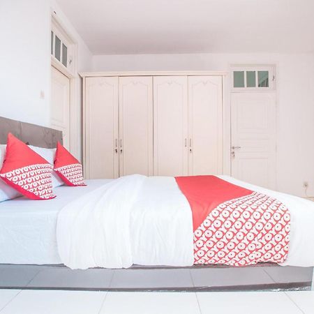 Capital O 332 Residence G17 Kemang Джакарта Екстериор снимка