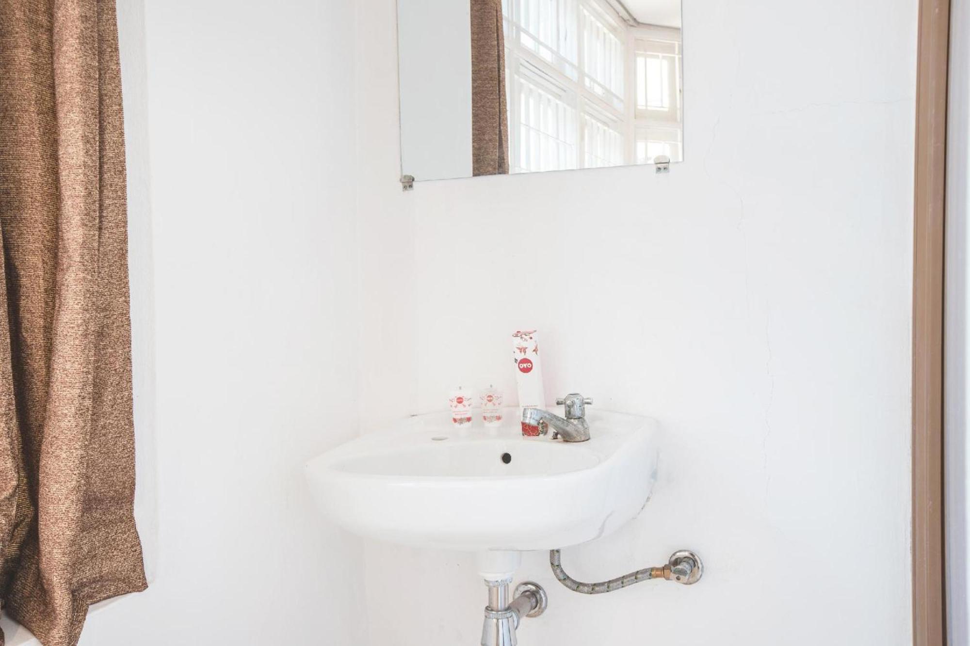 Capital O 332 Residence G17 Kemang Джакарта Екстериор снимка