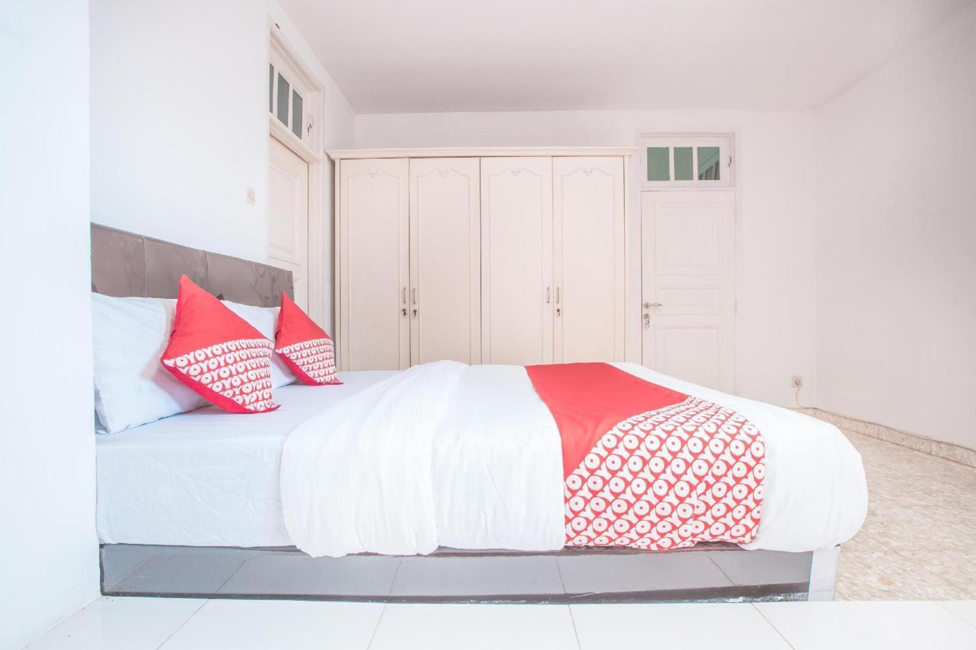 Capital O 332 Residence G17 Kemang Джакарта Екстериор снимка
