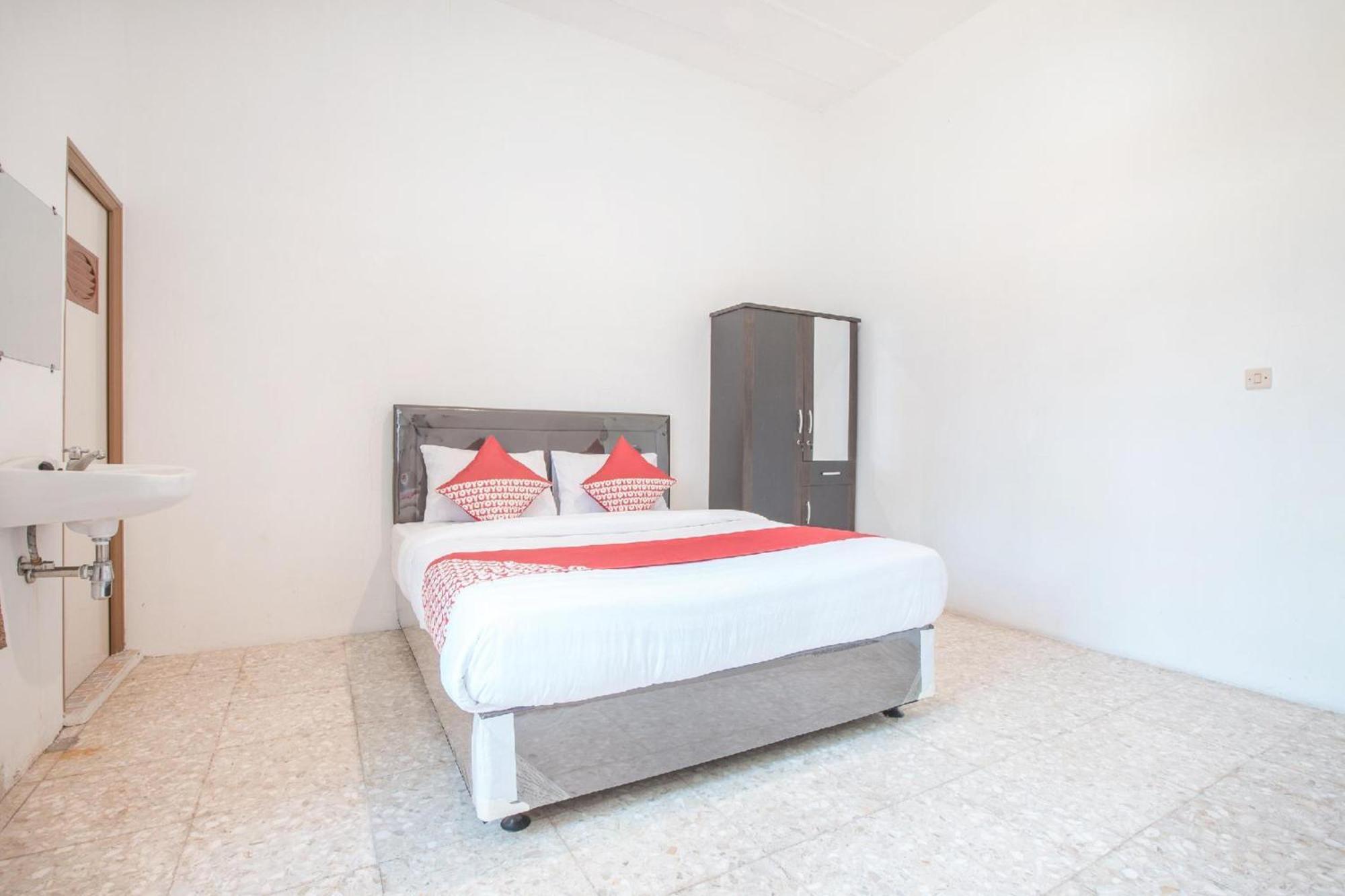Capital O 332 Residence G17 Kemang Джакарта Екстериор снимка