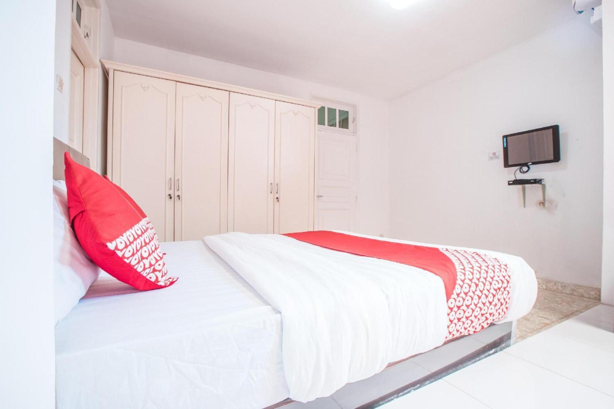 Capital O 332 Residence G17 Kemang Джакарта Екстериор снимка