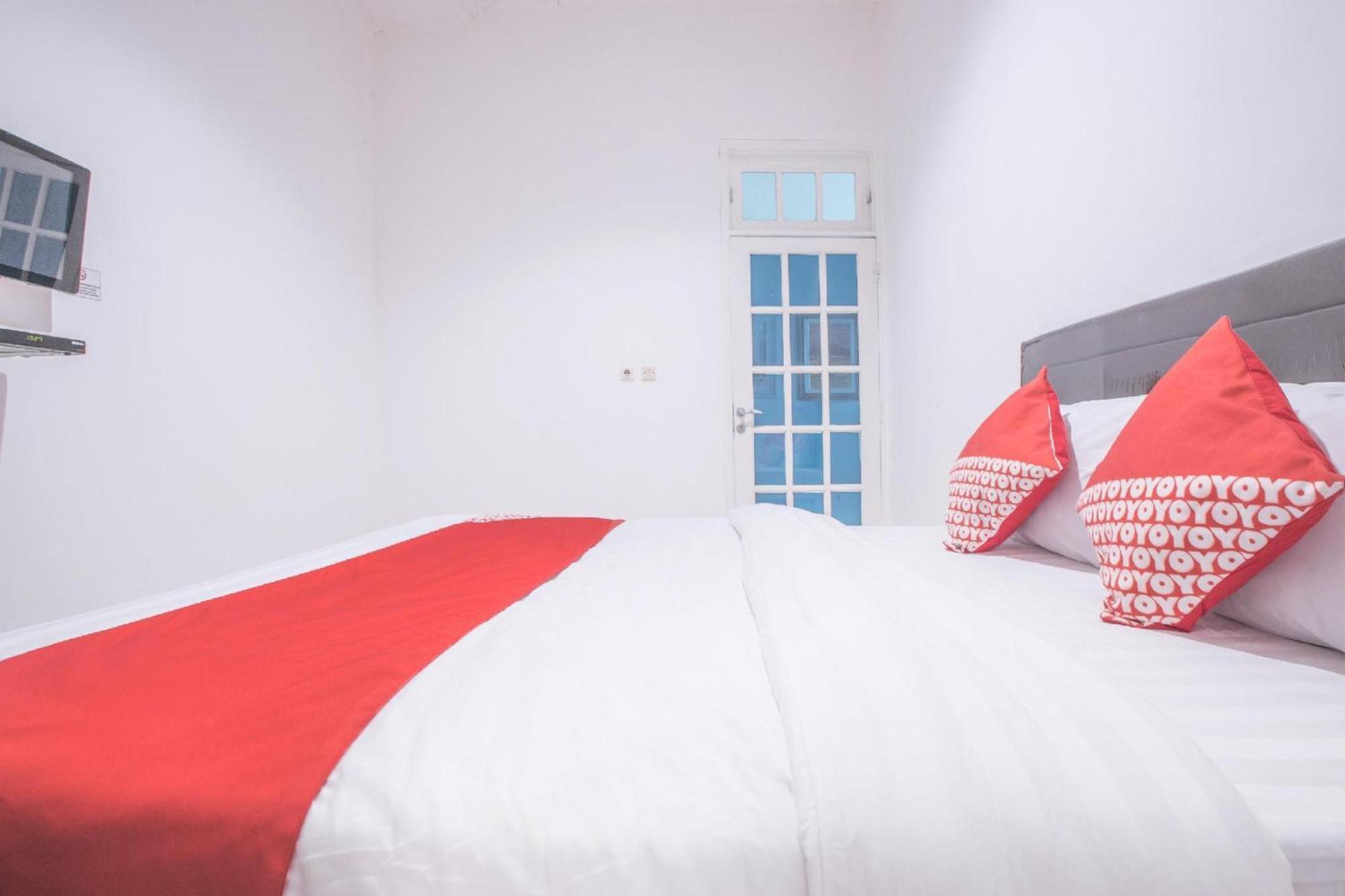 Capital O 332 Residence G17 Kemang Джакарта Екстериор снимка