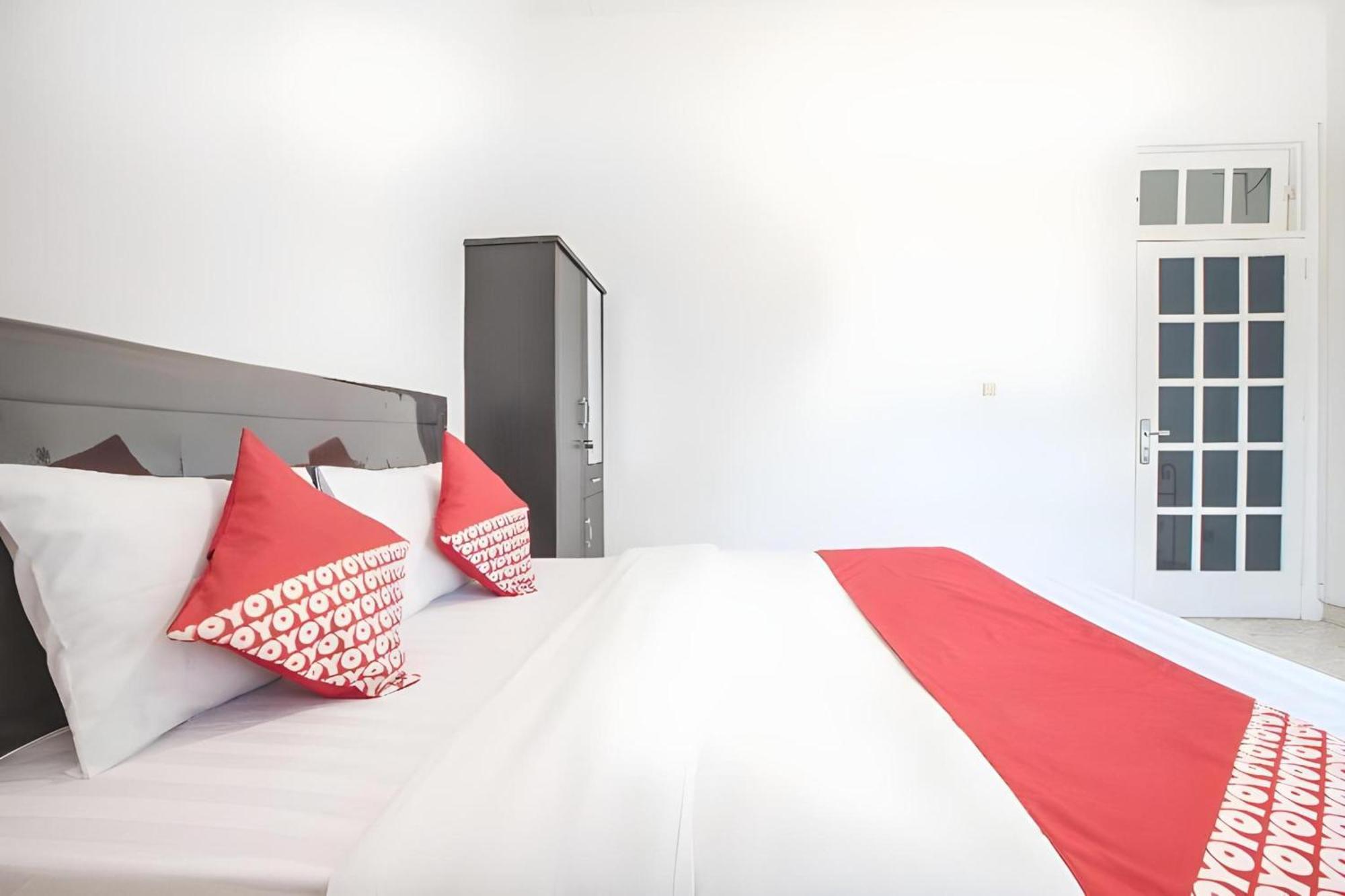 Capital O 332 Residence G17 Kemang Джакарта Екстериор снимка