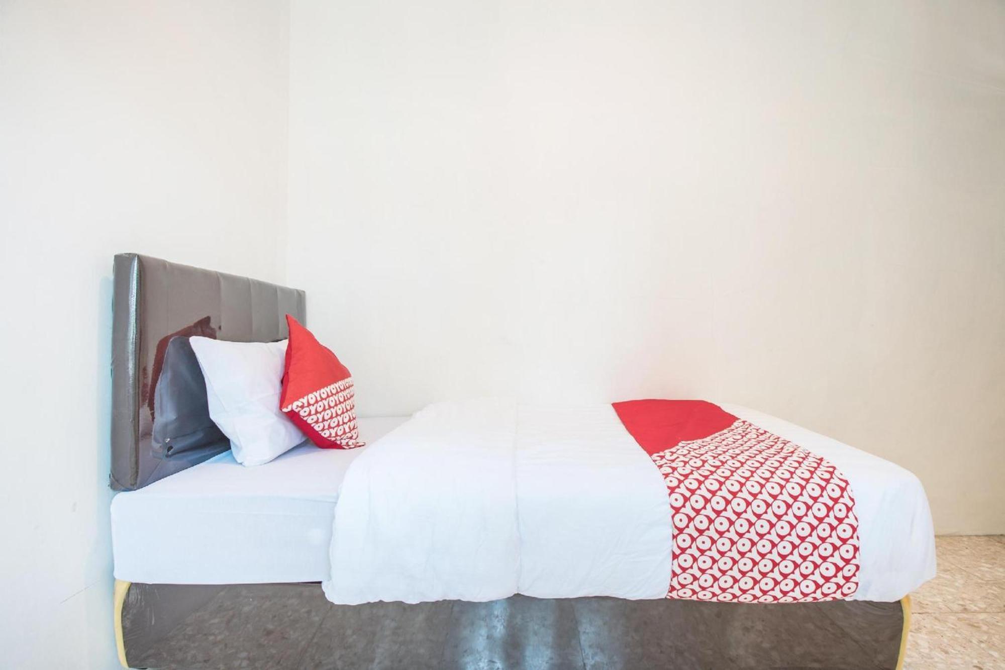 Capital O 332 Residence G17 Kemang Джакарта Екстериор снимка