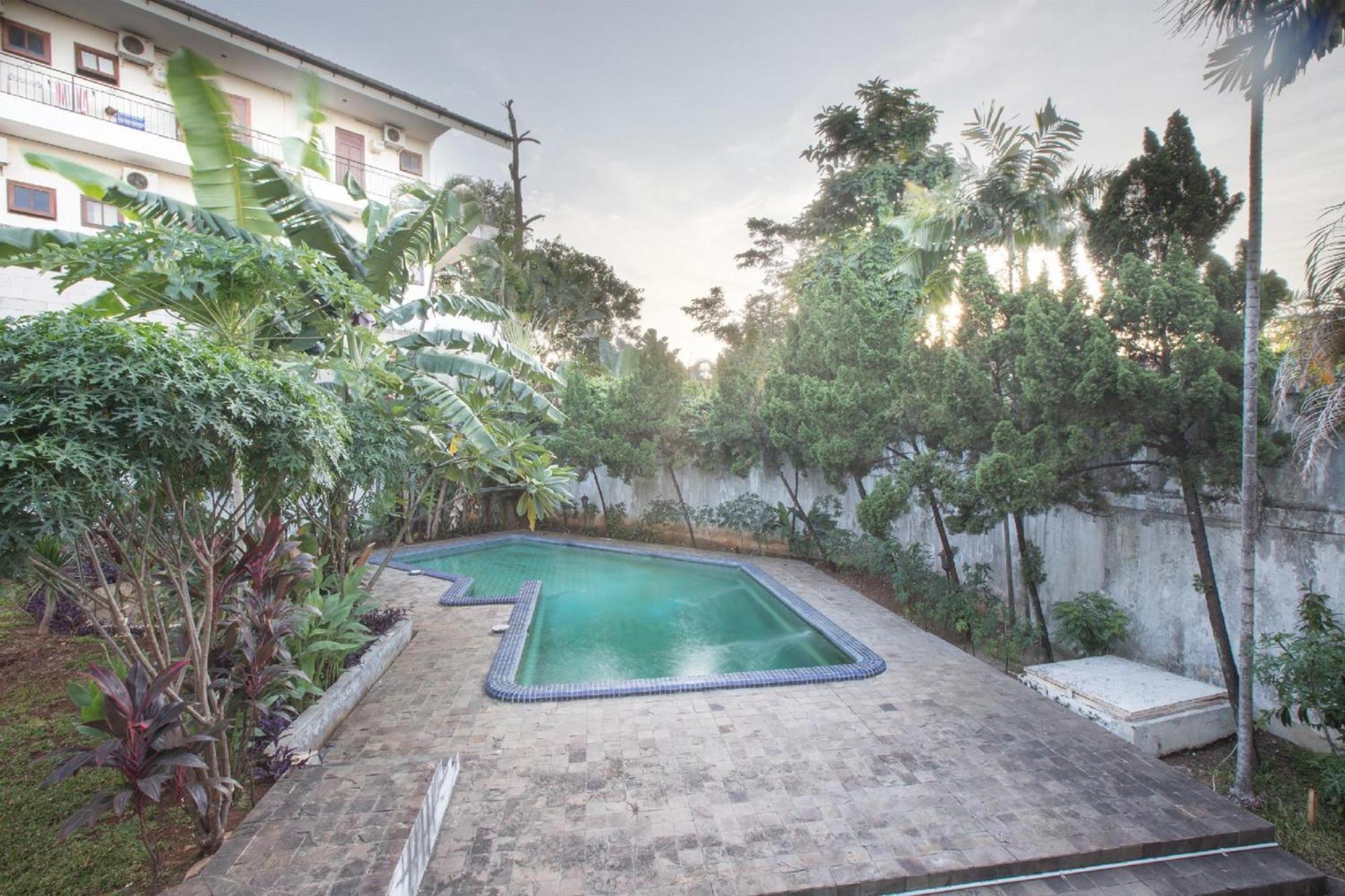 Capital O 332 Residence G17 Kemang Джакарта Екстериор снимка