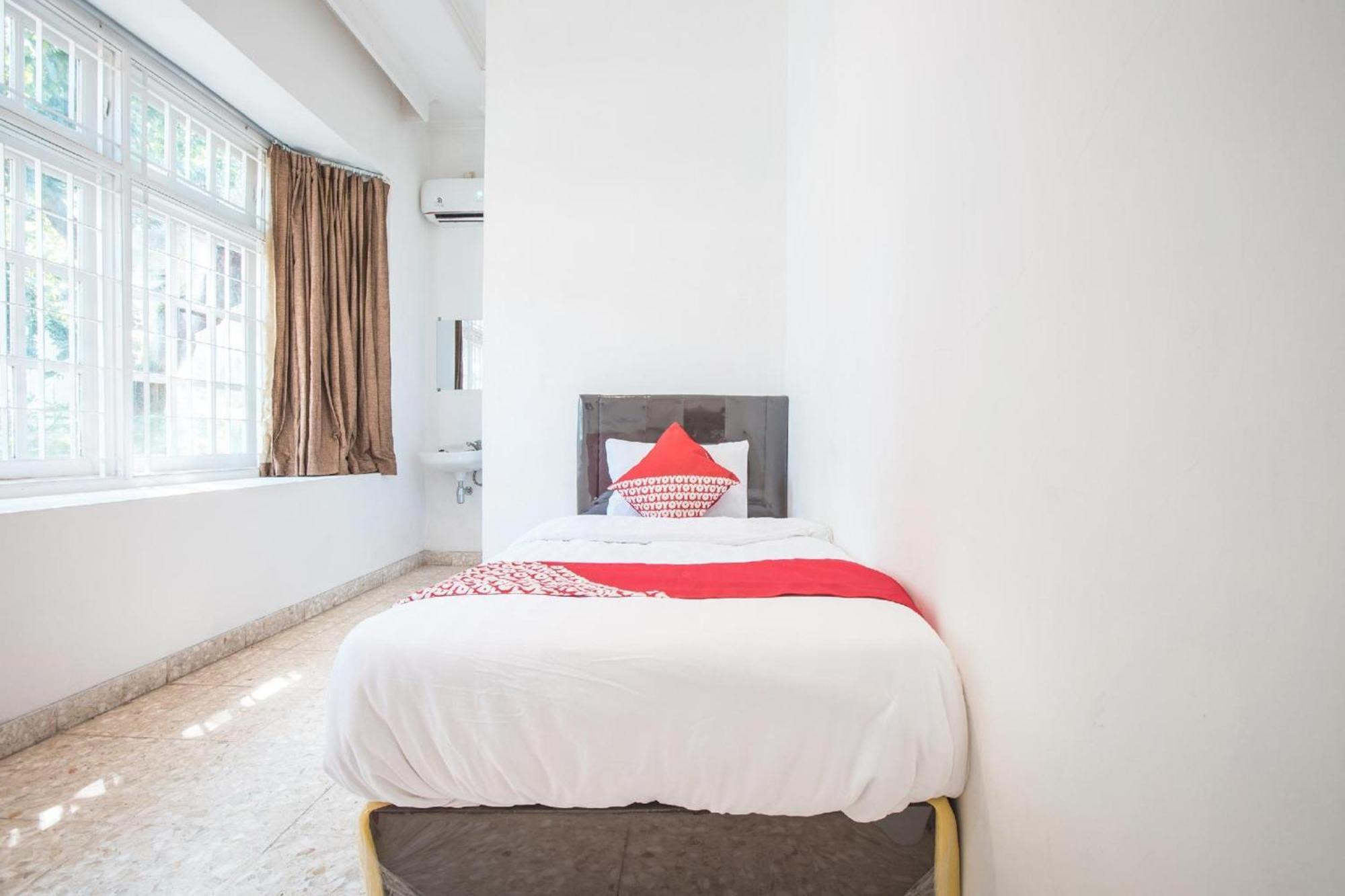 Capital O 332 Residence G17 Kemang Джакарта Екстериор снимка