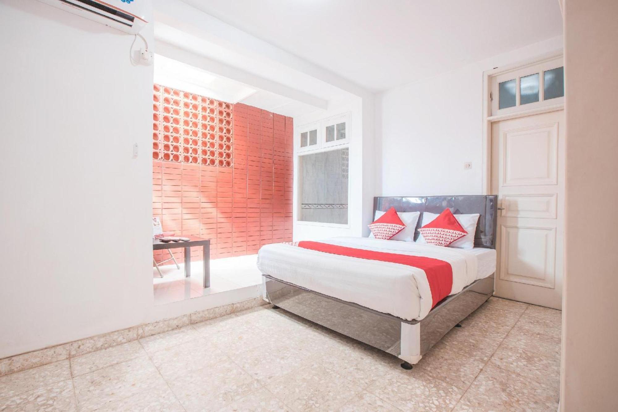 Capital O 332 Residence G17 Kemang Джакарта Екстериор снимка